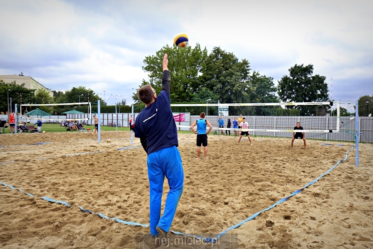 Turniej Piłki Plażowej przygotowany przez Klub Młodych Liderów