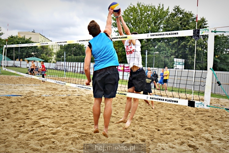Turniej Piłki Plażowej przygotowany przez Klub Młodych Liderów