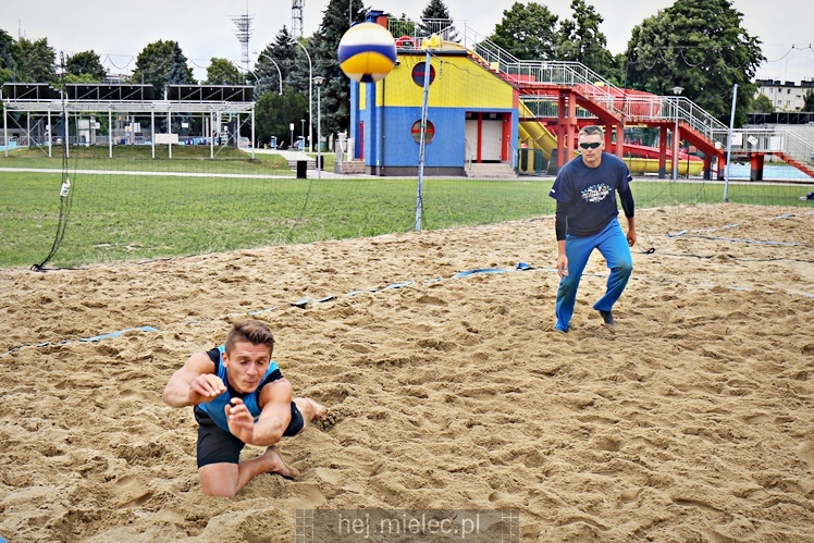 Turniej Piłki Plażowej przygotowany przez Klub Młodych Liderów