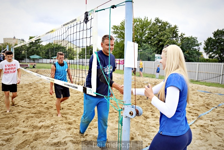 Turniej Piłki Plażowej przygotowany przez Klub Młodych Liderów