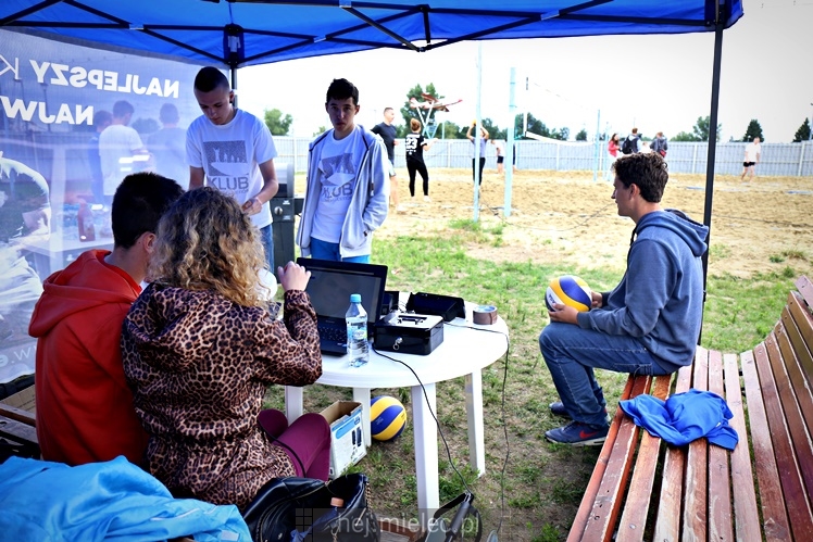 Turniej Piłki Plażowej przygotowany przez Klub Młodych Liderów