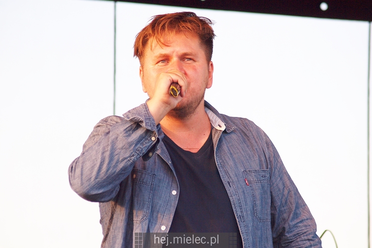 Bartek Jaskot zagrał dla pielgrzymów w Radomyślu Wielkim