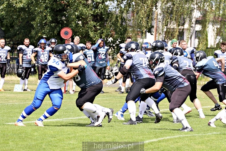 Futbol Amerykański: Aviators Mielec - Silvers Olkusz 14:35