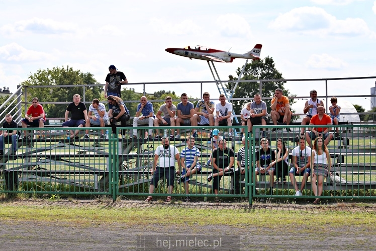 Futbol Amerykański: Aviators Mielec - Silvers Olkusz 14:35