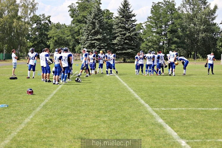 Futbol Amerykański: Aviators Mielec - Silvers Olkusz 14:35