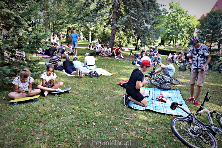 Zlot graczy Pokemon GO w Parku Oborskich