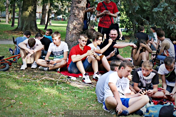 Zlot graczy Pokemon GO w Parku Oborskich