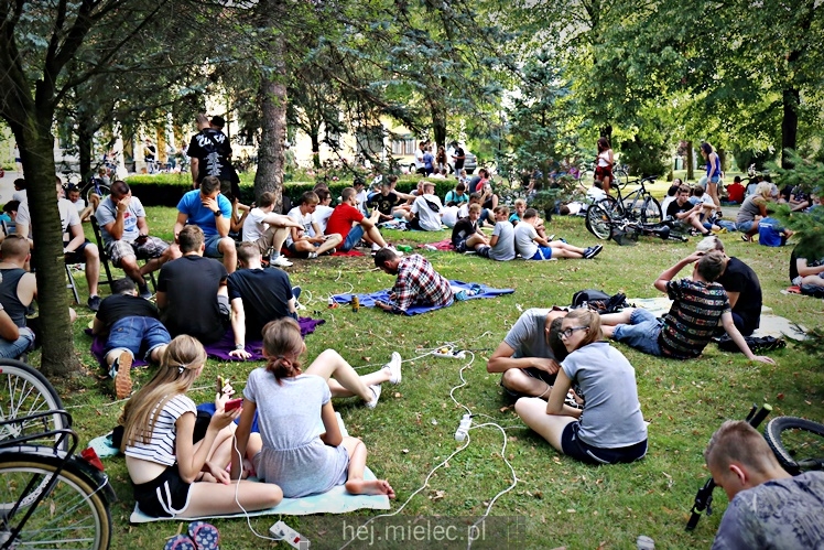 Zlot graczy Pokemon GO w Parku Oborskich