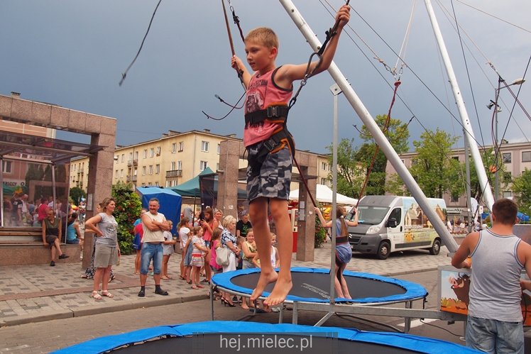 Grunt to rodzinka! Na Placu AK mimo kiepskiej pogody!