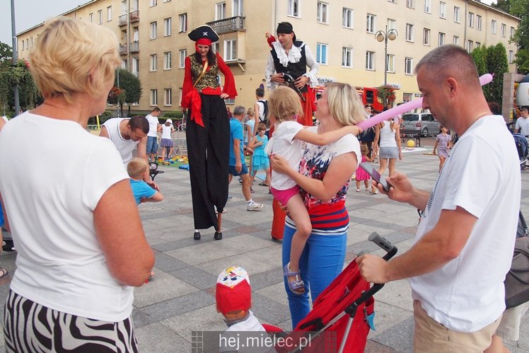 Grunt to rodzinka! Na Placu AK mimo kiepskiej pogody!