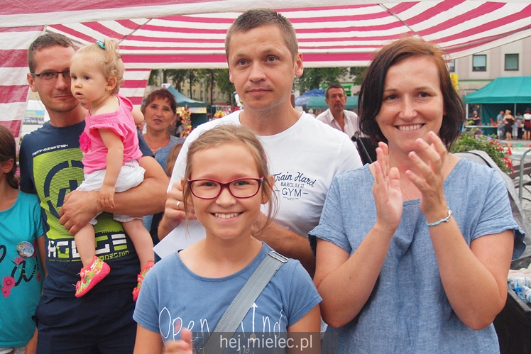 Grunt to rodzinka! Na Placu AK mimo kiepskiej pogody!