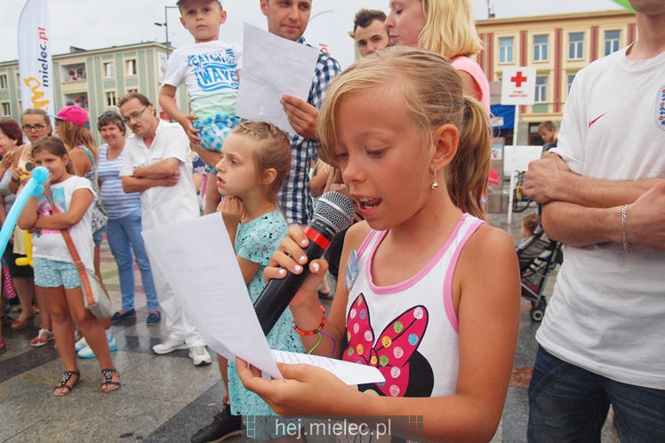 Grunt to rodzinka! Na Placu AK mimo kiepskiej pogody!