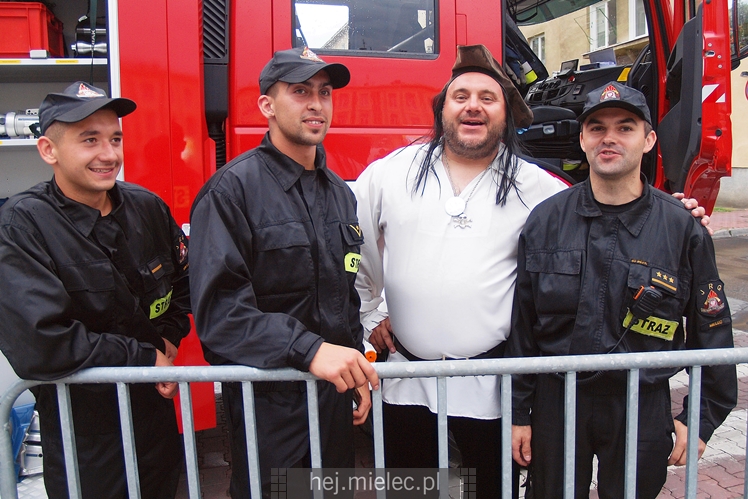 Grunt to rodzinka! Na Placu AK mimo kiepskiej pogody!