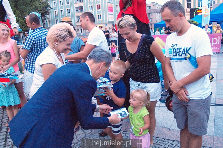 Grunt to rodzinka! Na Placu AK mimo kiepskiej pogody!