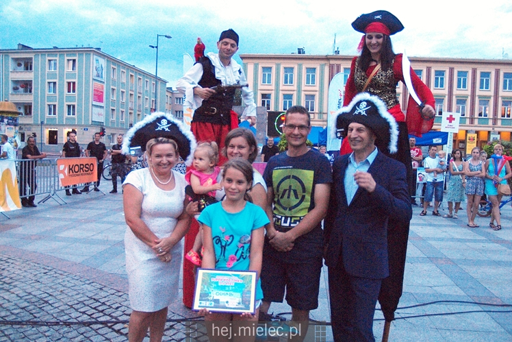 Grunt to rodzinka! Na Placu AK mimo kiepskiej pogody!