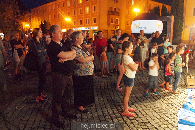 Grunt to rodzinka! Na Placu AK mimo kiepskiej pogody!