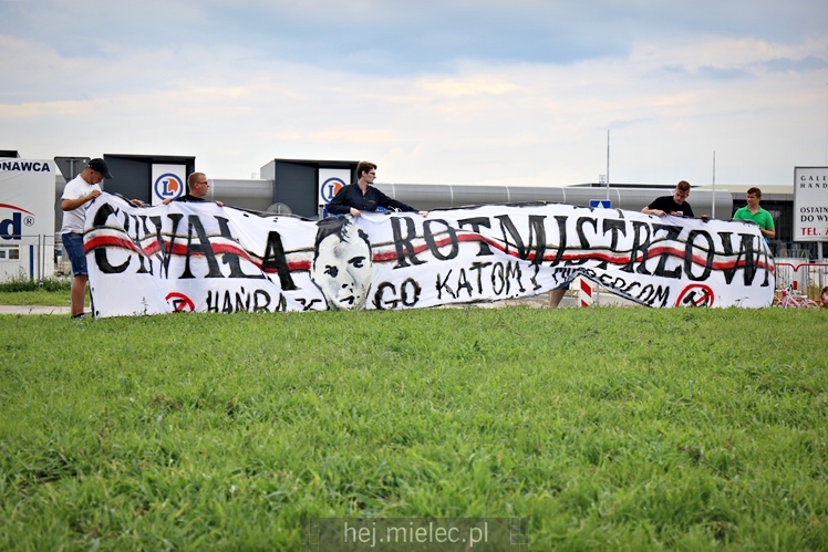 Uroczystość nadania imienia Rotmistrza Pileckiego dla ronda przy ul. Powstańców Warszawy