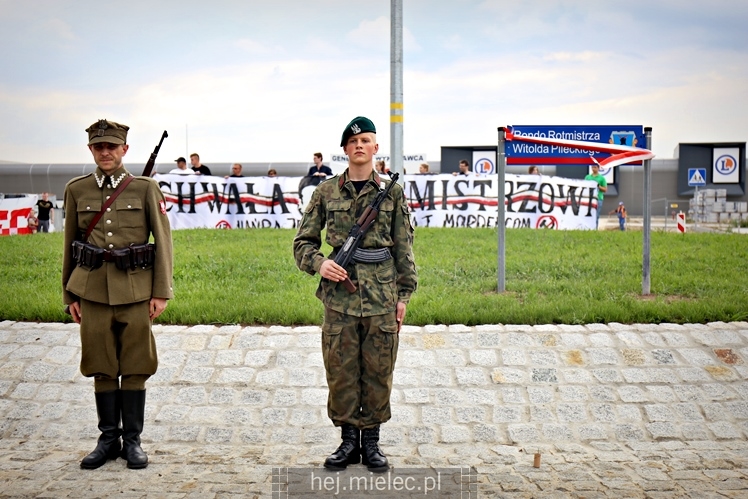 Uroczystość nadania imienia Rotmistrza Pileckiego dla ronda przy ul. Powstańców Warszawy