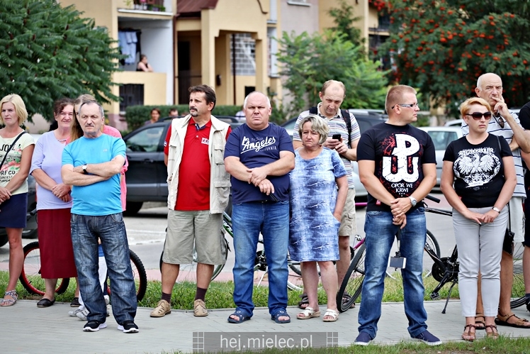 Uroczystość nadania imienia Rotmistrza Pileckiego dla ronda przy ul. Powstańców Warszawy