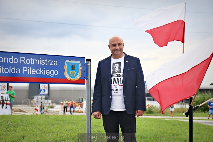 Uroczystość nadania imienia Rotmistrza Pileckiego dla ronda przy ul. Powstańców Warszawy