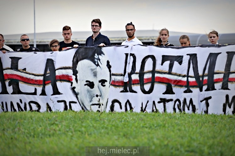 Uroczystość nadania imienia Rotmistrza Pileckiego dla ronda przy ul. Powstańców Warszawy