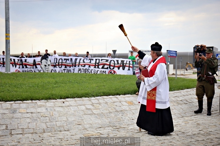 Uroczystość nadania imienia Rotmistrza Pileckiego dla ronda przy ul. Powstańców Warszawy