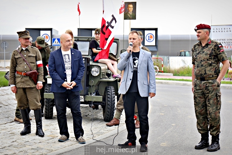 Uroczystość nadania imienia Rotmistrza Pileckiego dla ronda przy ul. Powstańców Warszawy