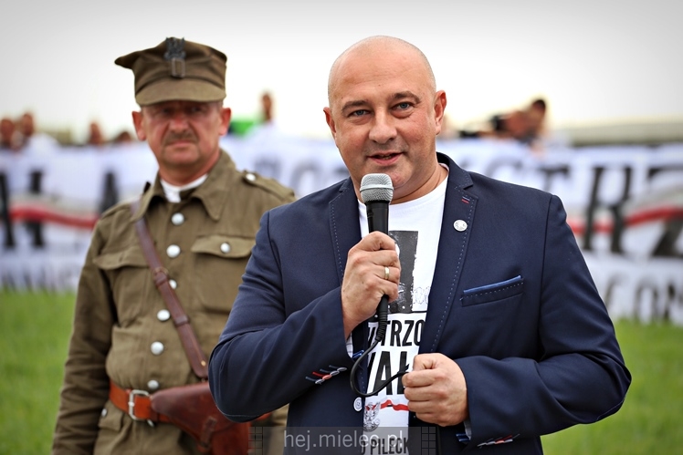 Uroczystość nadania imienia Rotmistrza Pileckiego dla ronda przy ul. Powstańców Warszawy