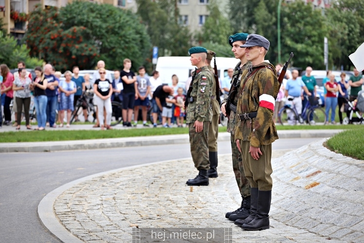 Uroczystość nadania imienia Rotmistrza Pileckiego dla ronda przy ul. Powstańców Warszawy