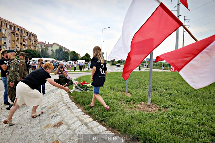 Uroczystość nadania imienia Rotmistrza Pileckiego dla ronda przy ul. Powstańców Warszawy
