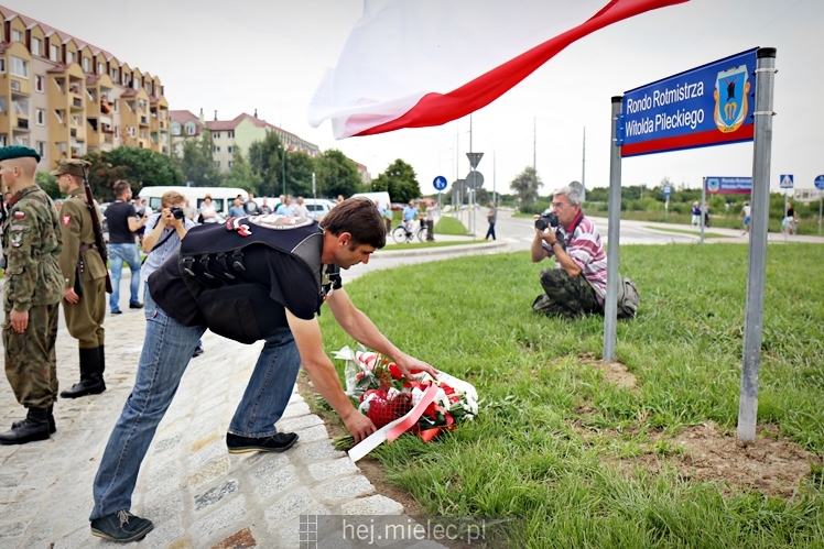 Uroczystość nadania imienia Rotmistrza Pileckiego dla ronda przy ul. Powstańców Warszawy