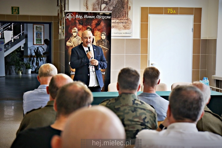 Uroczystość nadania imienia Rotmistrza Pileckiego dla ronda przy ul. Powstańców Warszawy