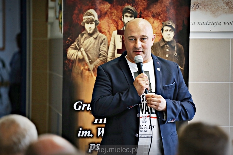 Uroczystość nadania imienia Rotmistrza Pileckiego dla ronda przy ul. Powstańców Warszawy