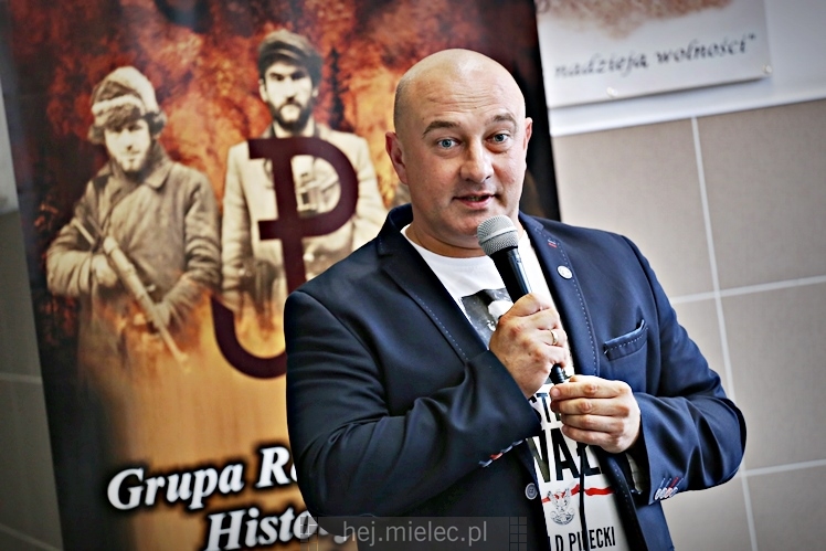 Uroczystość nadania imienia Rotmistrza Pileckiego dla ronda przy ul. Powstańców Warszawy