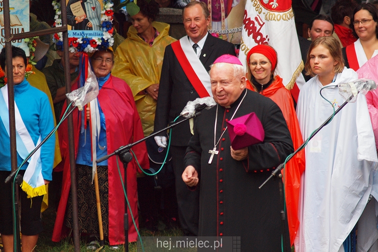 Pielgrzymi z Diecezji Rzeszowskiej tradycyjnie przeszli przez Powiat Mielecki