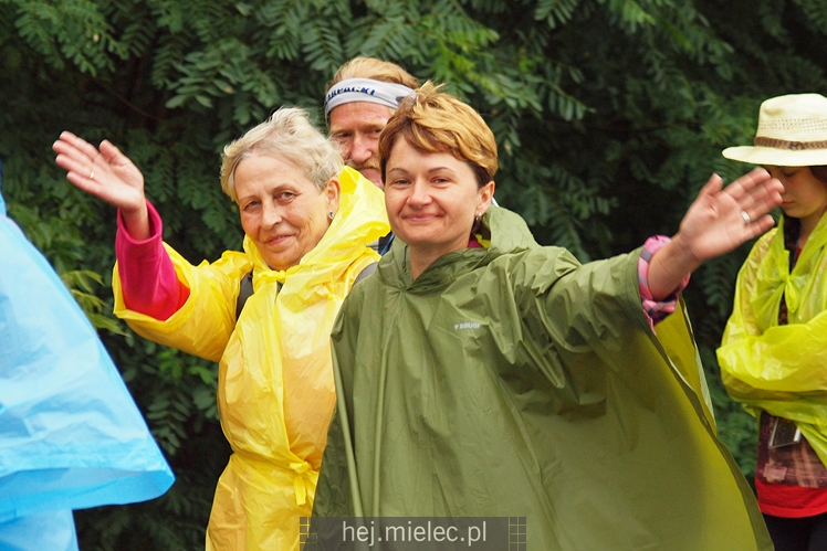 Pielgrzymi z Diecezji Rzeszowskiej tradycyjnie przeszli przez Powiat Mielecki
