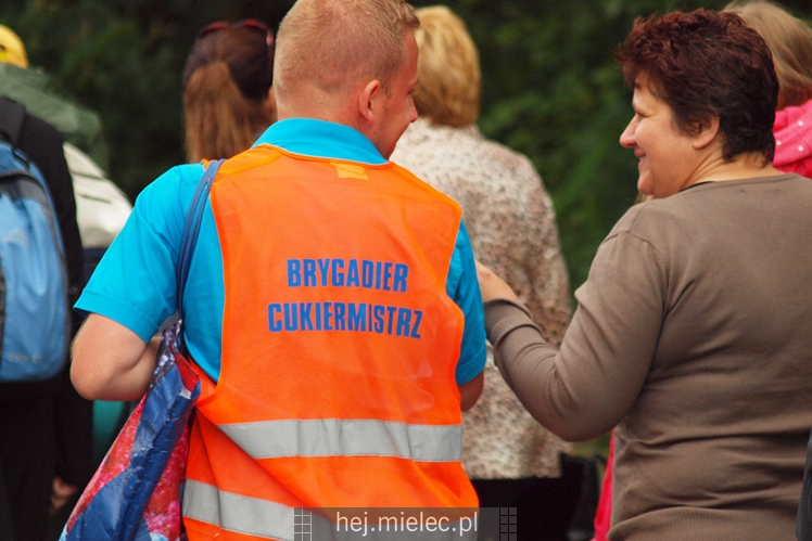 Pielgrzymi z Diecezji Rzeszowskiej tradycyjnie przeszli przez Powiat Mielecki
