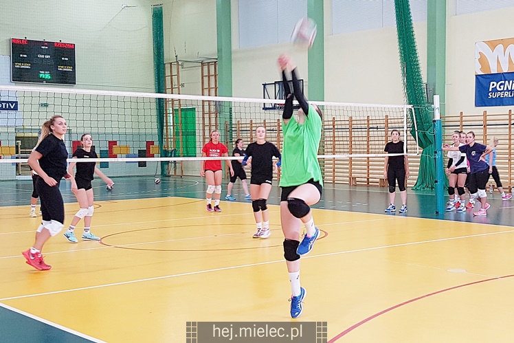 Siatkarki Szóstki Mielec rozpoczęły przygotowania