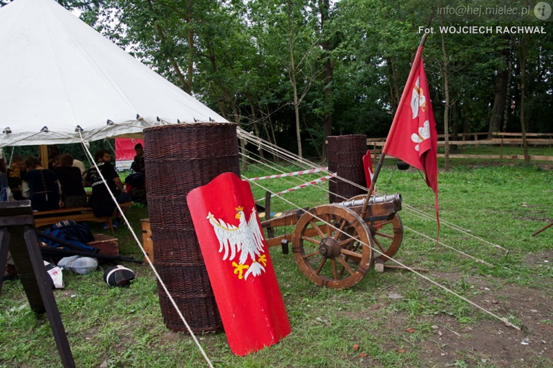 Sześciu rycerzy walczyło, setki widzów oglądało. Turniej rycerski w Baranowie