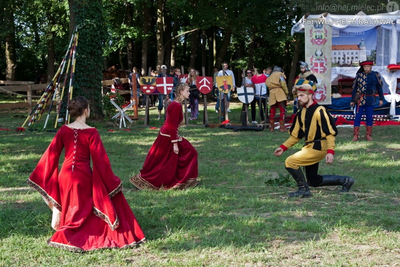 Sześciu rycerzy walczyło, setki widzów oglądało. Turniej rycerski w Baranowie
