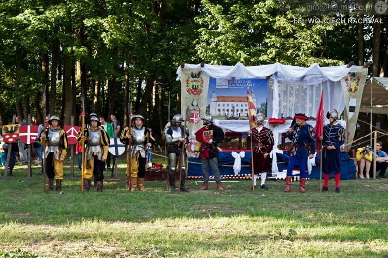 Sześciu rycerzy walczyło, setki widzów oglądało. Turniej rycerski w Baranowie