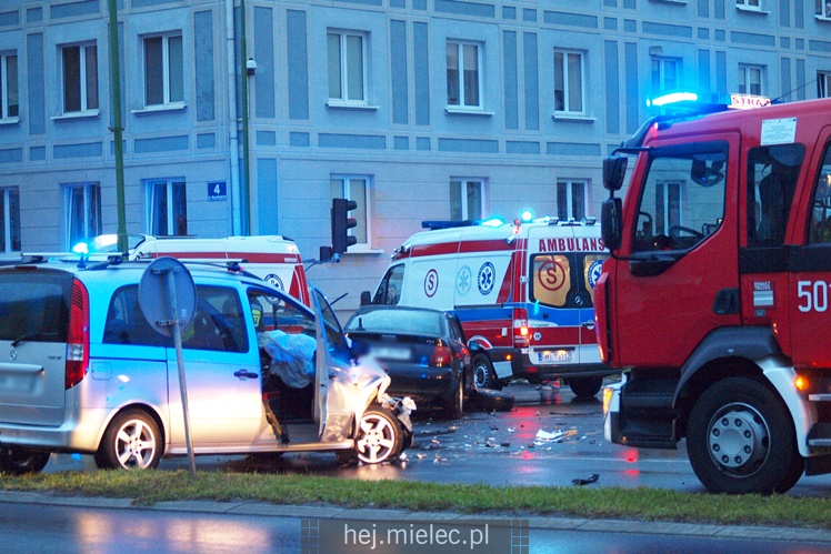 Bardzo groźne zderzenie w centrum Mielca