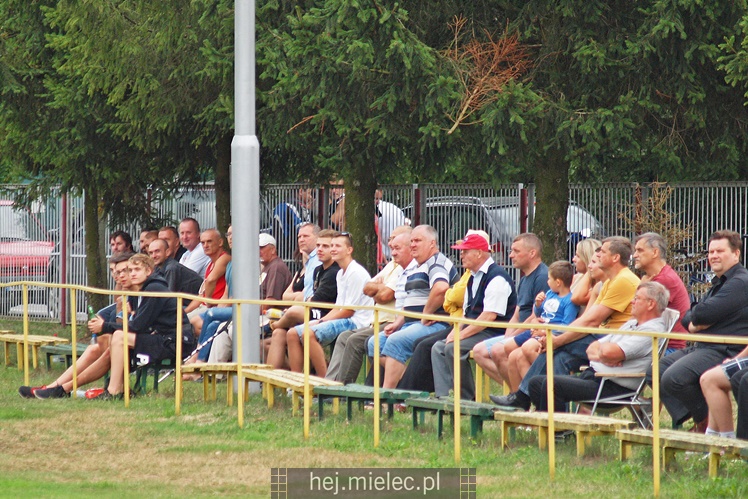 Stal II Mielec pokonała Czarnych Trześń