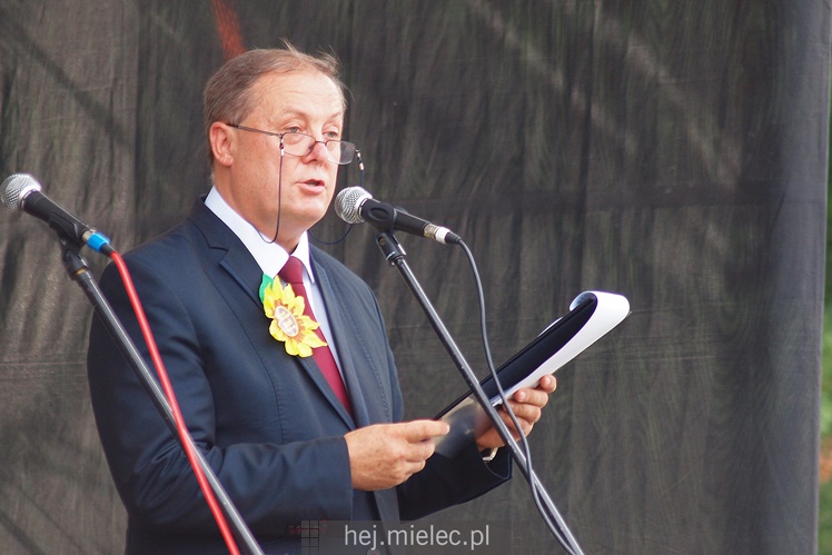 Sarnów pierwszy raz gościł dożynki gminy Tuszów. Była radość z dobrych żniw