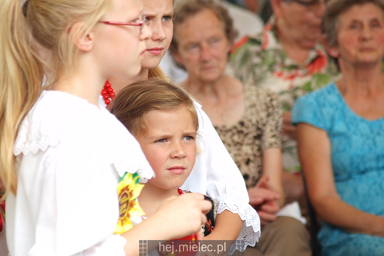 Sarnów pierwszy raz gościł dożynki gminy Tuszów. Była radość z dobrych żniw