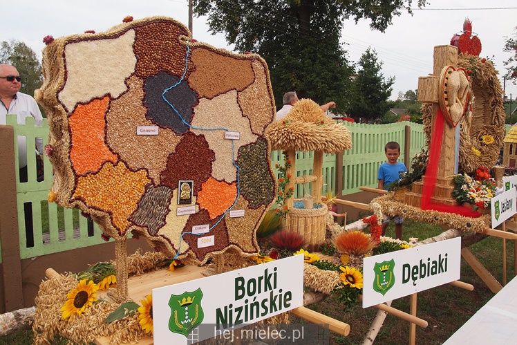 Sarnów pierwszy raz gościł dożynki gminy Tuszów. Była radość z dobrych żniw