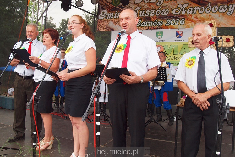Sarnów pierwszy raz gościł dożynki gminy Tuszów. Była radość z dobrych żniw