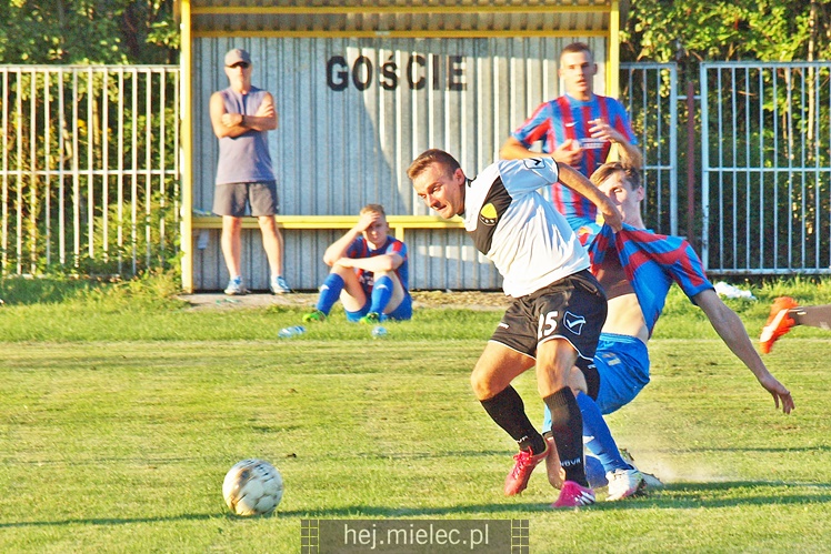 5. liga piłkarska: Czarni Trześń - Radomyślanka