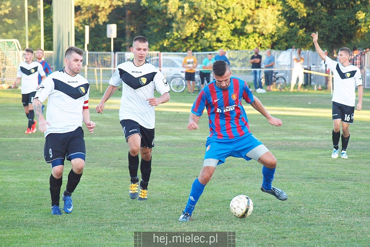 5. liga piłkarska: Czarni Trześń - Radomyślanka