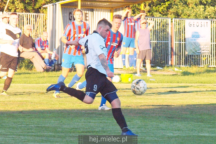 5. liga piłkarska: Czarni Trześń - Radomyślanka